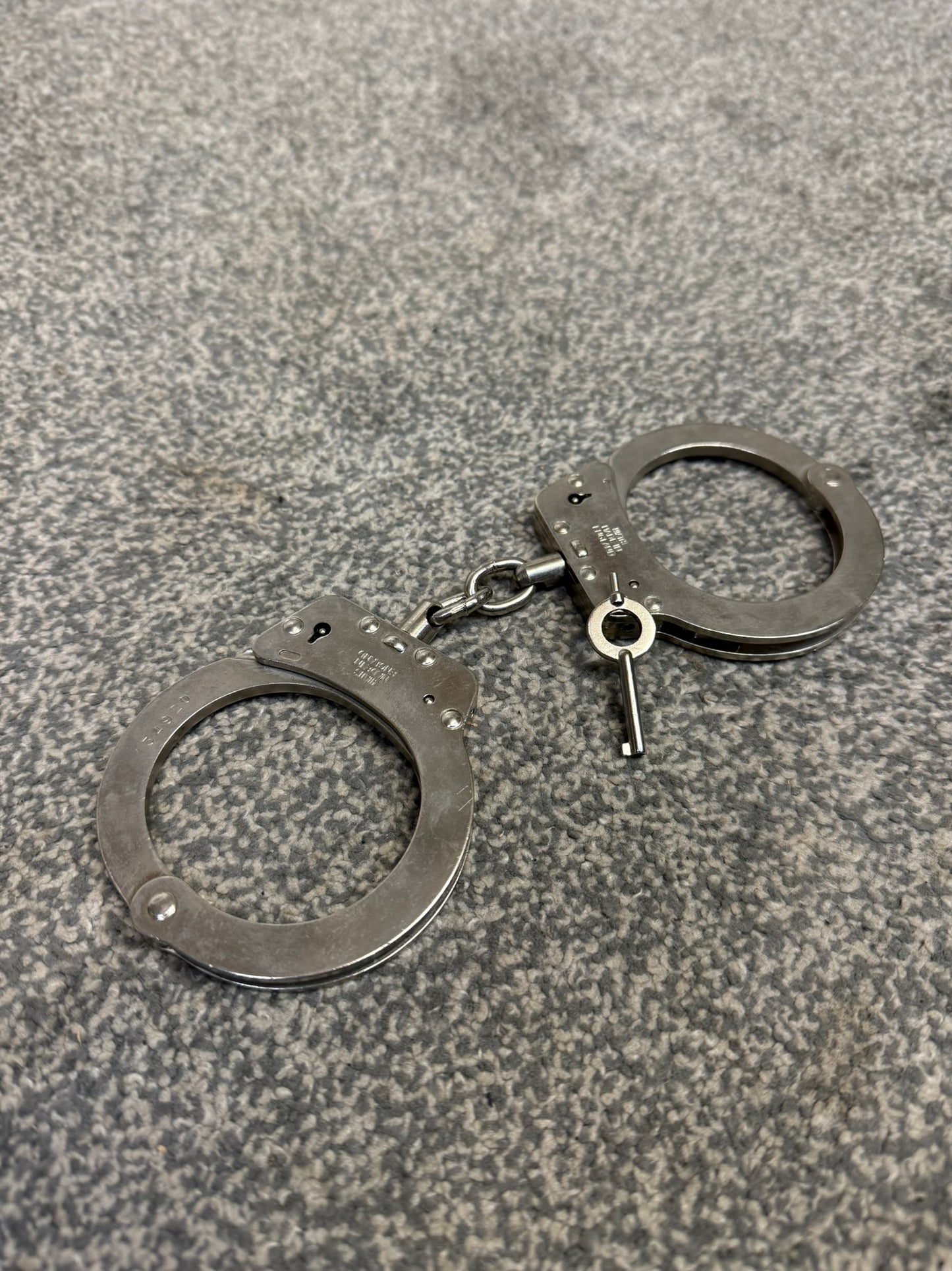 Ex Police Hiatt Chain Handcuffs With Key Security Collectible Memorabilia