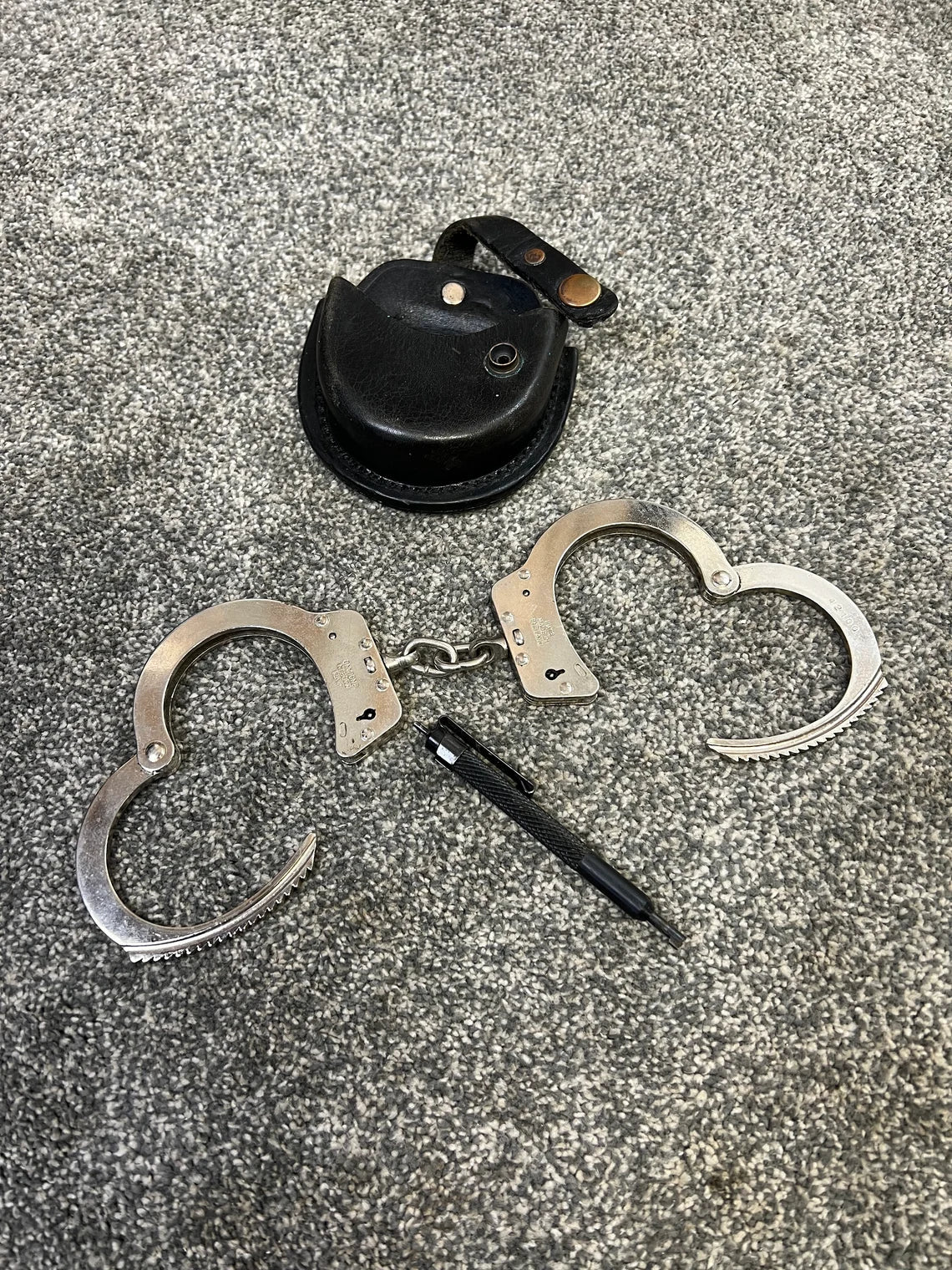 Vintage Police Hiatt Chain Link Handcuffs With Leather Pouch & Key Collectible Memorabilia