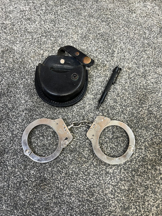 Vintage Police Hiatt Chain Link Handcuffs With Leather Pouch & Key Collectible Memorabilia