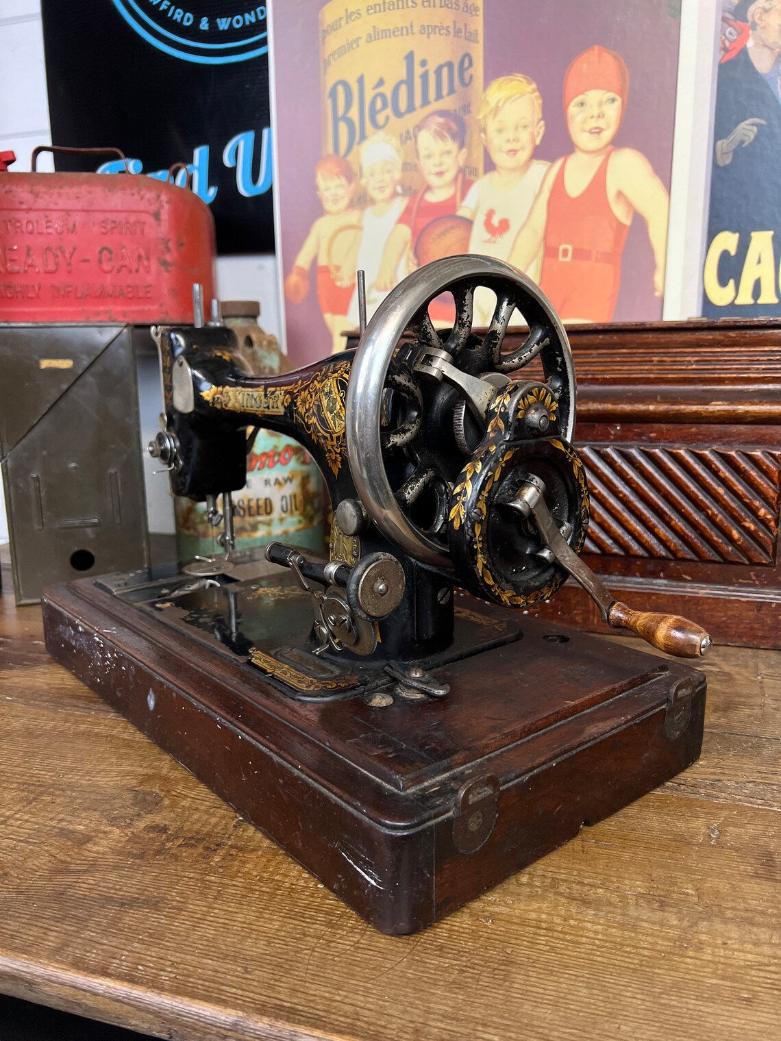 Vintage Singer Sewing Machine Hand Crank Coffin Case Working - Dates 1899 Rustic Home Decor
