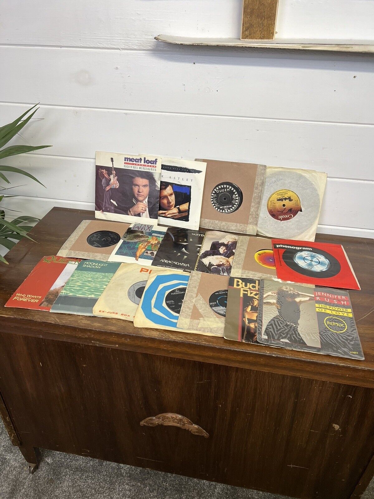 17x Vintage 7" Record Bundle Job Lot Retro Vinyl Soundtracks Wall Art Display