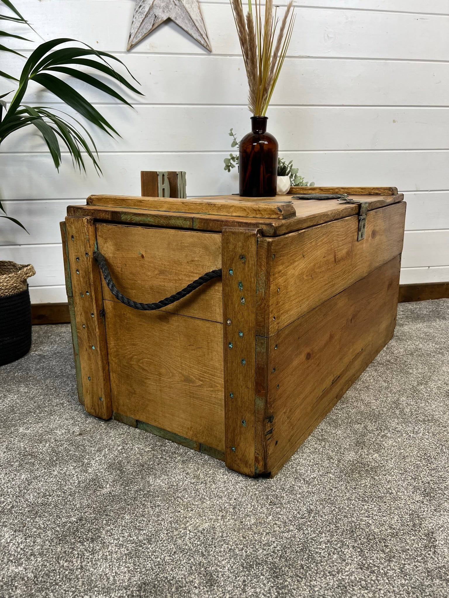 Farmhouse trunk store