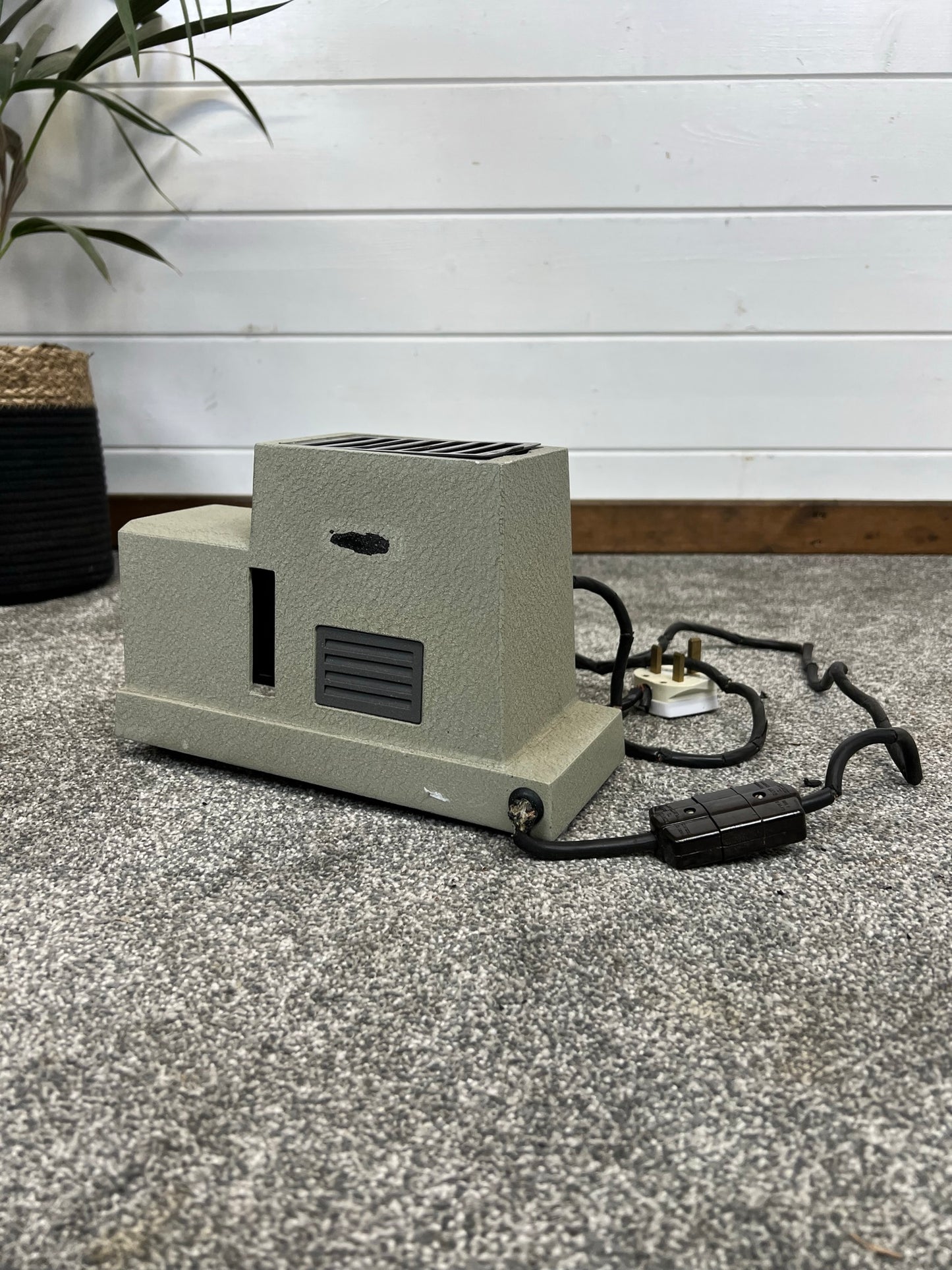 Vintage Halina 150 Slide Projector