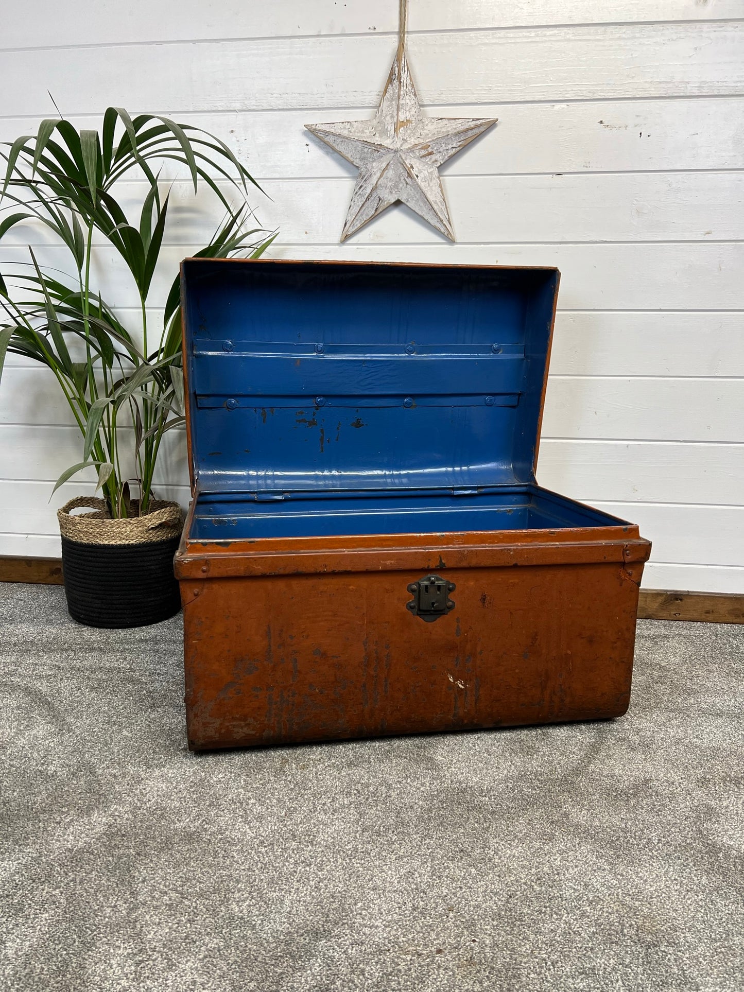 Vintage Metal Travel Chest Large Trunk Rustic Home Coffee Table Blanket Storage Box