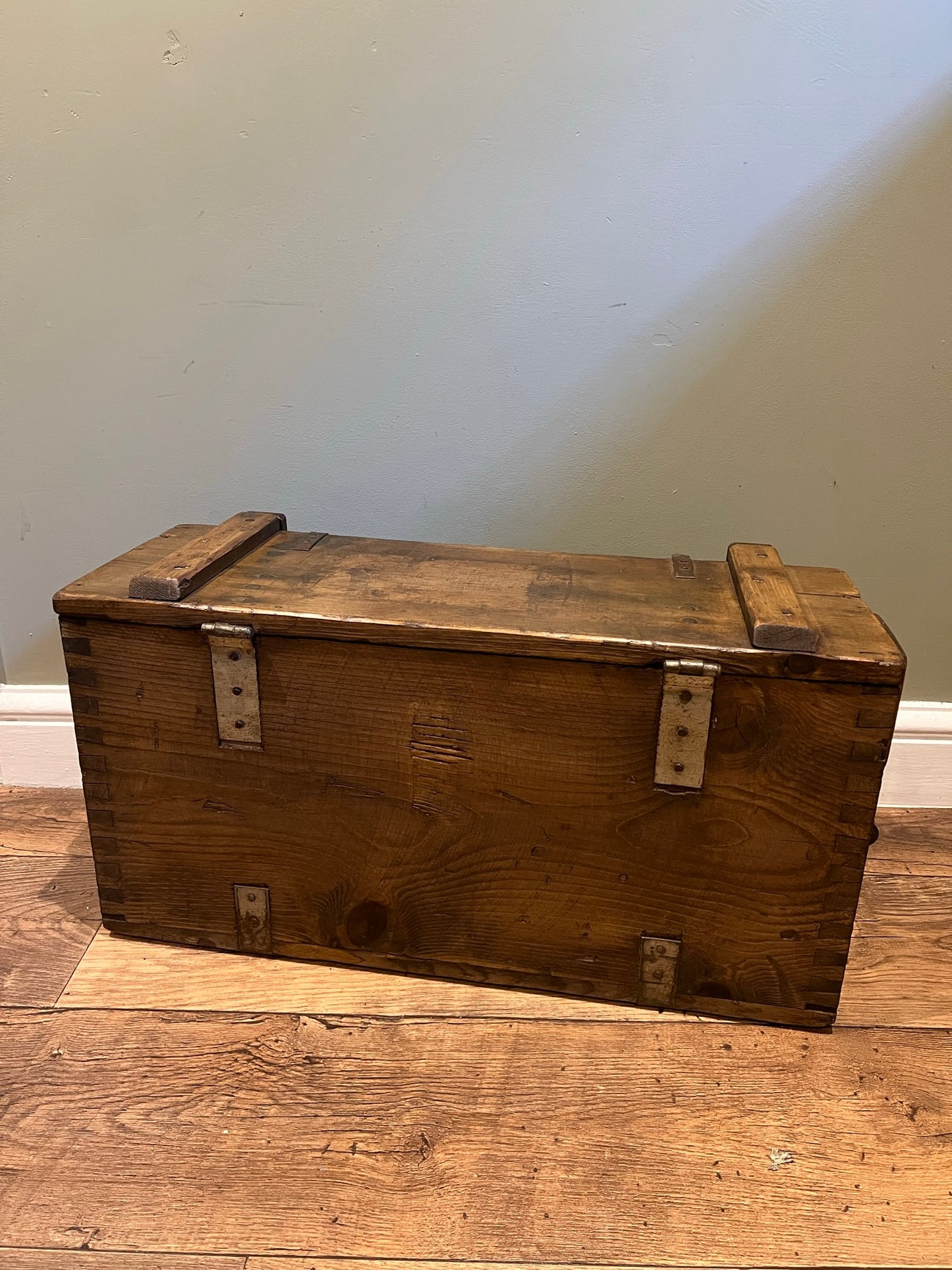 Wooden Ammo Box Vintage 1984 Rustic Storage Toy Chest Industrial Trunk Coffee Table