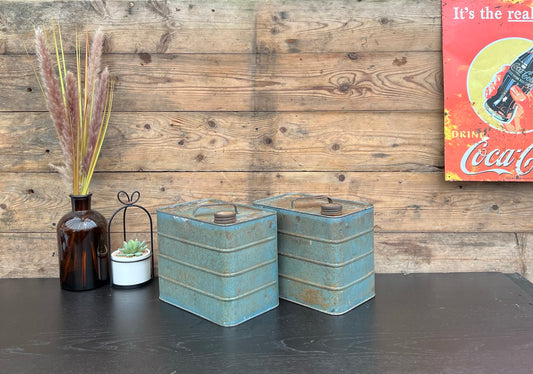 2x Vintage Metal Oil Can Tank Tin Rustic Retro Garage Shelf Décor