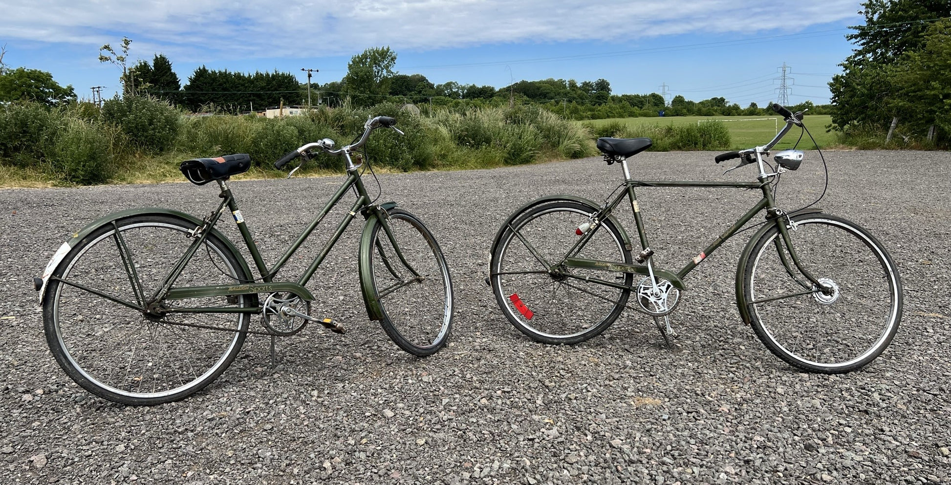 2x Vintage Raleigh Ladies Gents Bicycle Sports Superbe PAIR