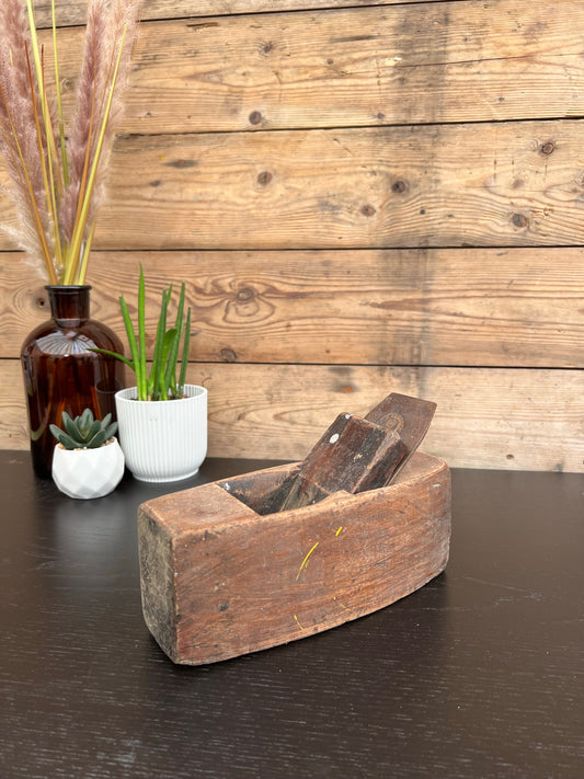 Vintage Carpenter Wood Block Plane Made by 'F. BRITTAIN'