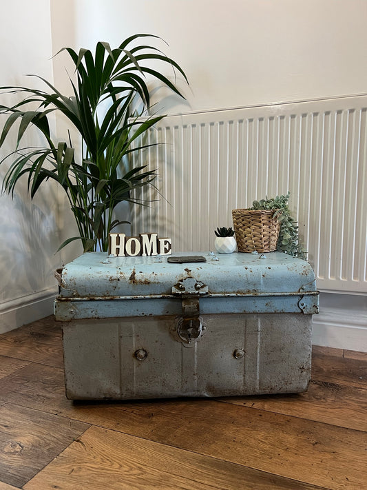 Vintage Metal Storage Trunk Rustic Coffee Side Table Original Travel Storage Steamer Chest