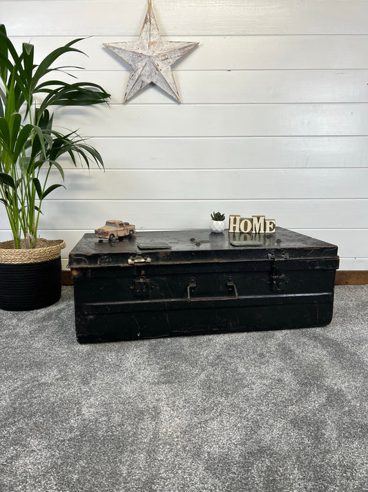 Vintage Metal Large Storage Trunk Rustic Black Coffee Side Table Original Toy Tool Chest