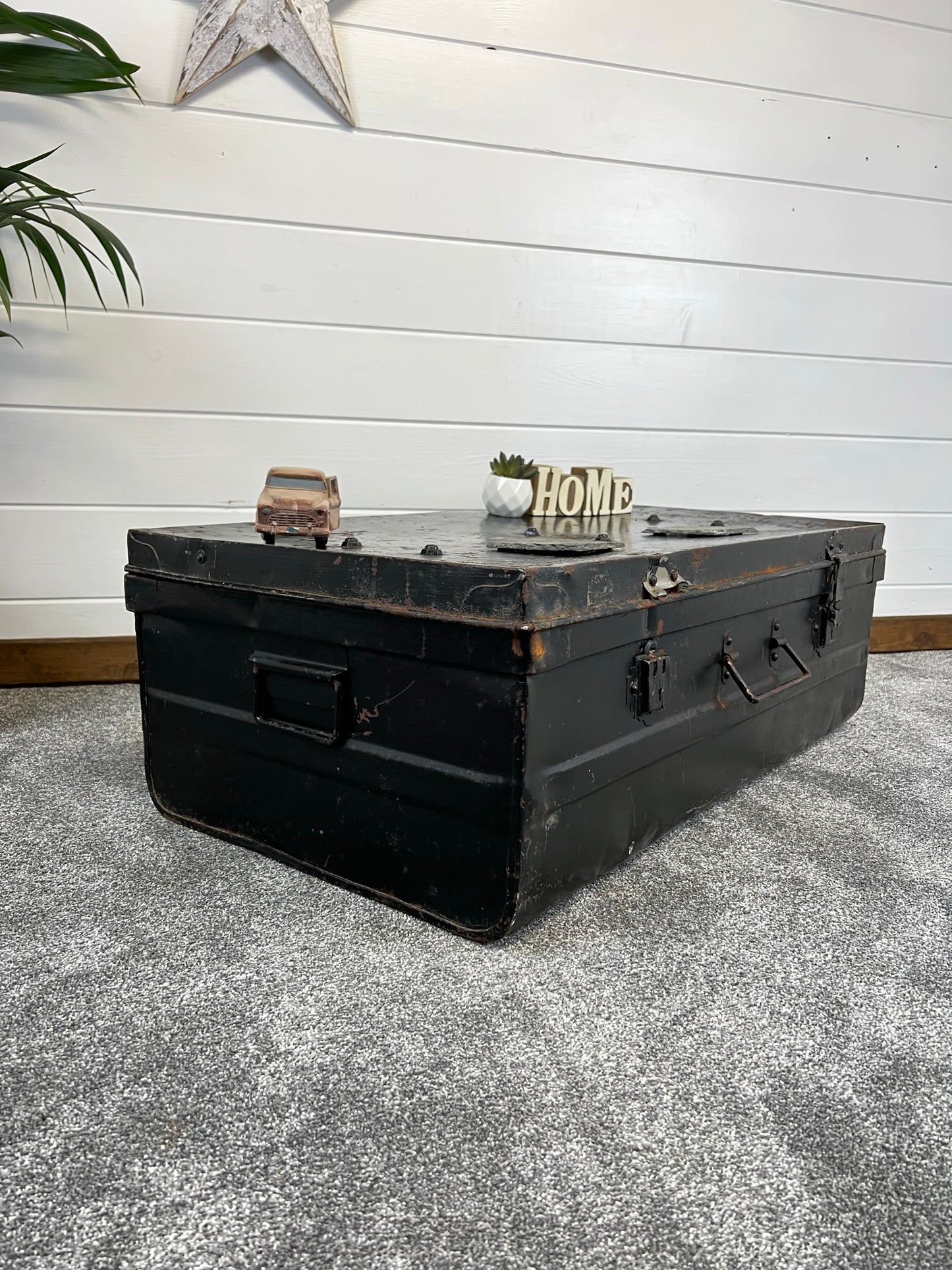 Vintage Metal Large Storage Trunk Rustic Black Coffee Side Table Original Toy Tool Chest