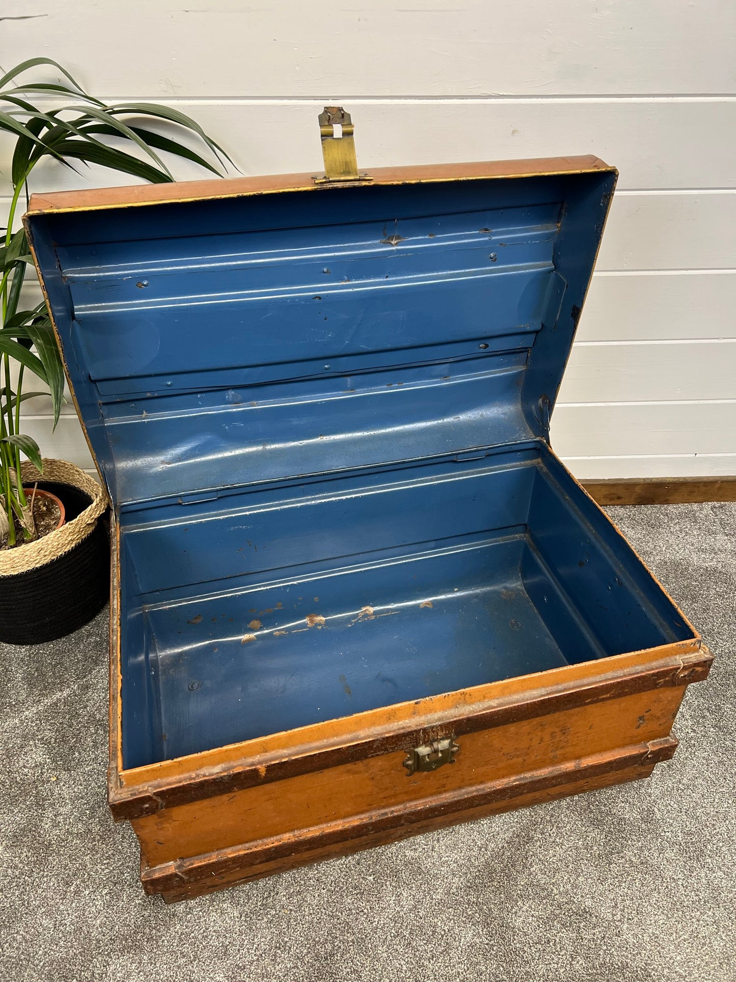 Vintage Metal Steamer Trunk Rustic Coffee Side Table Original Travel Storage Large Trunk