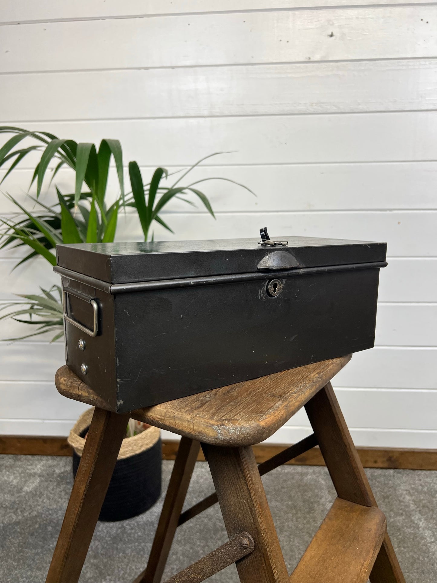 Vintage Small Lockable Box With 2x Keys Metal Box Toolbox Cash Box Rustic Industrial