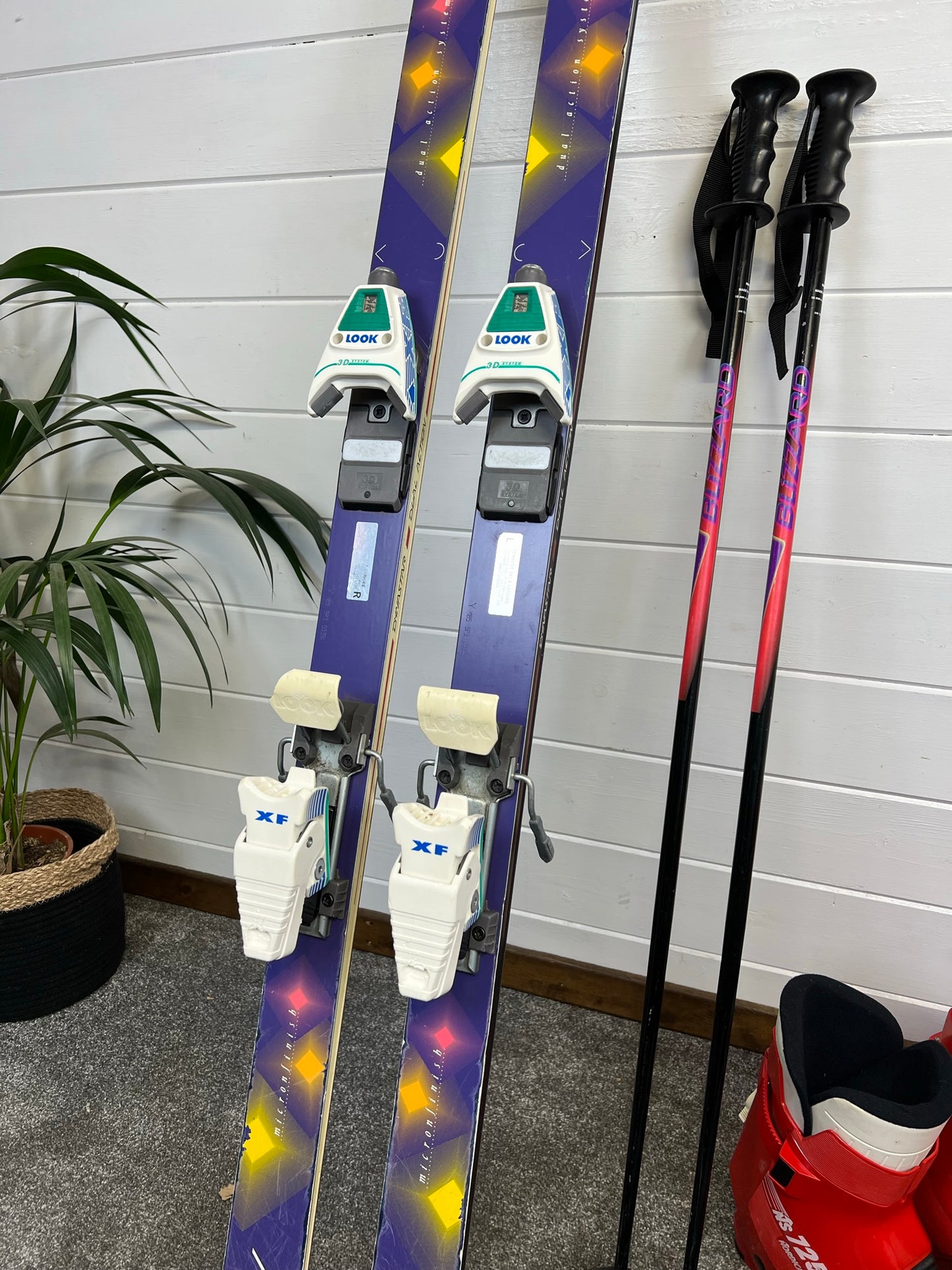 Vintage Dynastar Fusion 185cm Skis, Boots, Poles & Bag Retro Winter Christmas Display